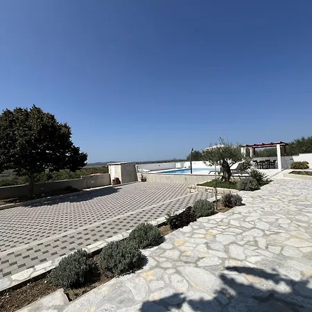 Villa Villa Villa Nadin